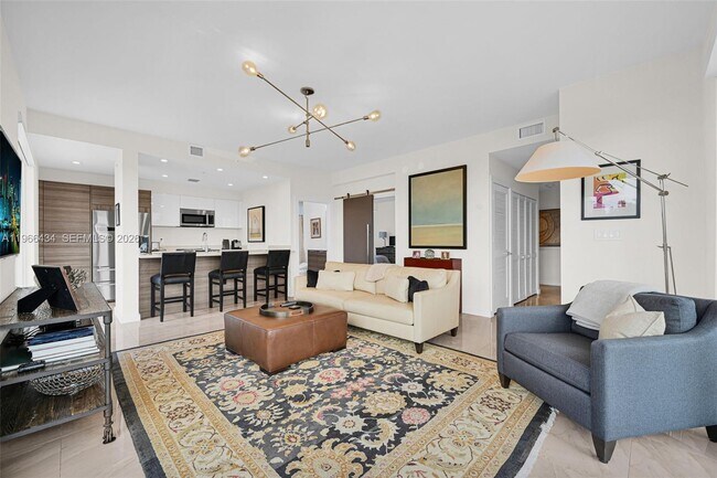 Building Photo - 1900 SE 2nd St