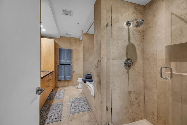 Building Photo - 7127 E Rancho Vista Dr