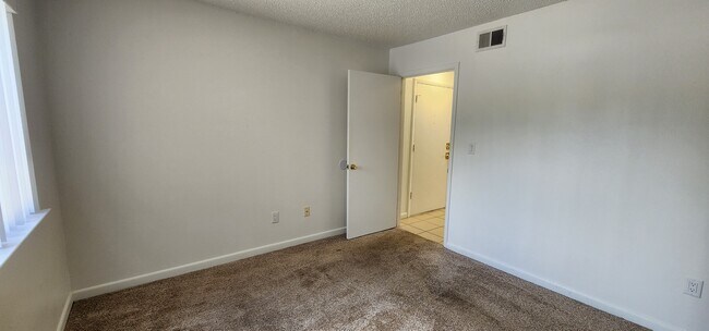 Building Photo - 308 Miracle Strip Pkwy SW