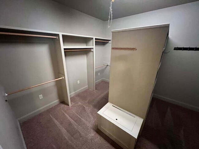 Building Photo - 3995 Water Oak Dr
