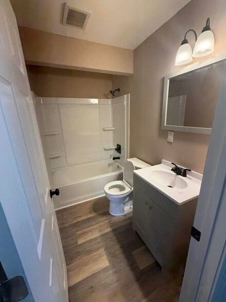 Building Photo - 5209 Eugene Way