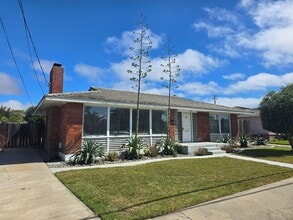 Building Photo - Lovely South Salinas Home for RENT!!!