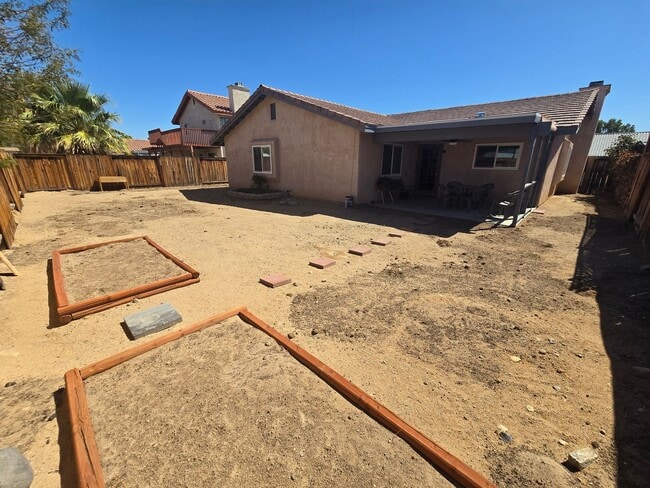 Building Photo - 930 Conejo Ave