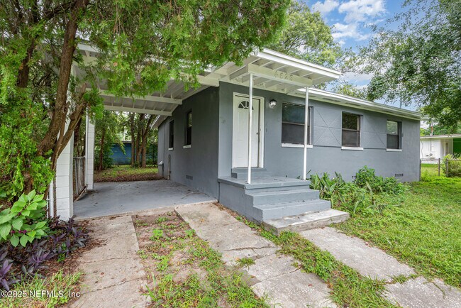 Building Photo - 4523 Trenton Dr S