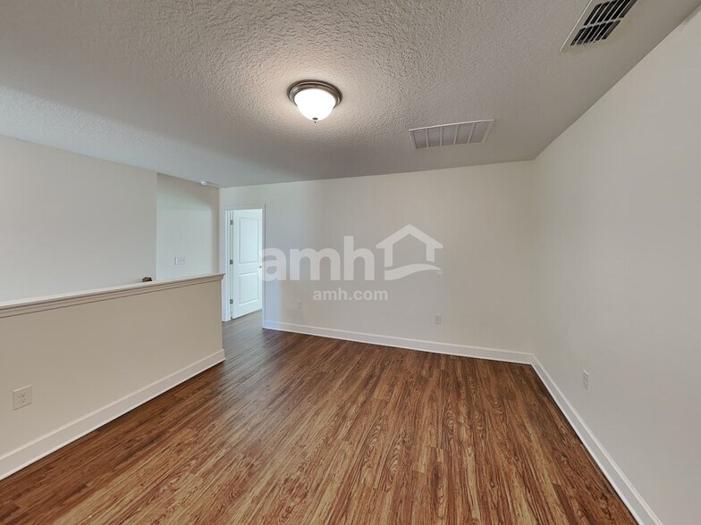 Building Photo - 4501 Reisswood Loop