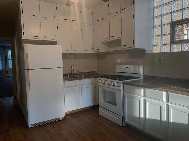 Building Photo - 2308 N Harding Ave