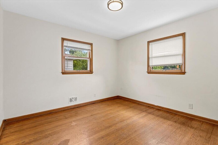 Building Photo - 4722 N 49th St