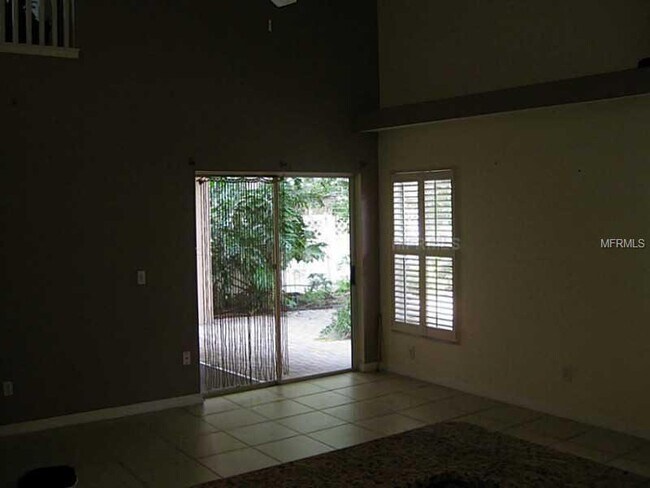 Building Photo - UCF Area 4 bedrooms/2.5 baths with 2 Car Garage on a Cul-De-Sack