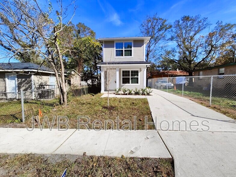 Primary Photo - 869 Line St