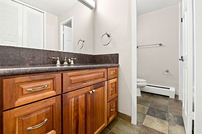 Building Photo - $1,670.95 with $300 Off the first month's rent - 2 Beds, 1.5 Bath, Condo in Denver with Balcony!