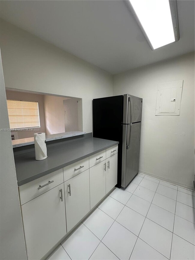 Building Photo - 2918 Funston St