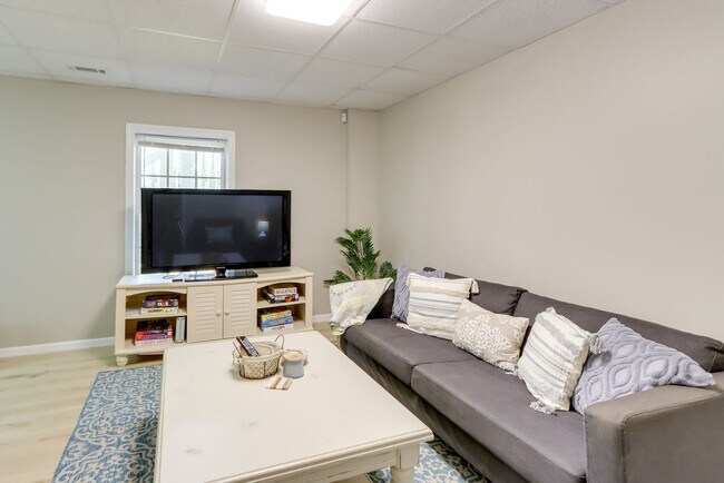 Building Photo - 1314 Pole Coffee Cir
