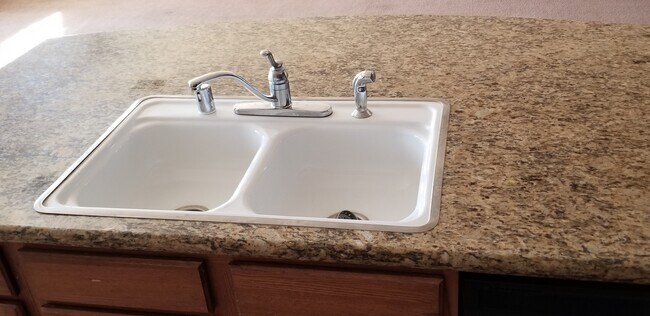 Building Photo - 4901 Oro Ln