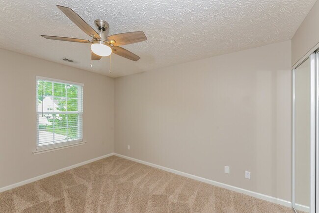 Building Photo - 310 Pieris Dr