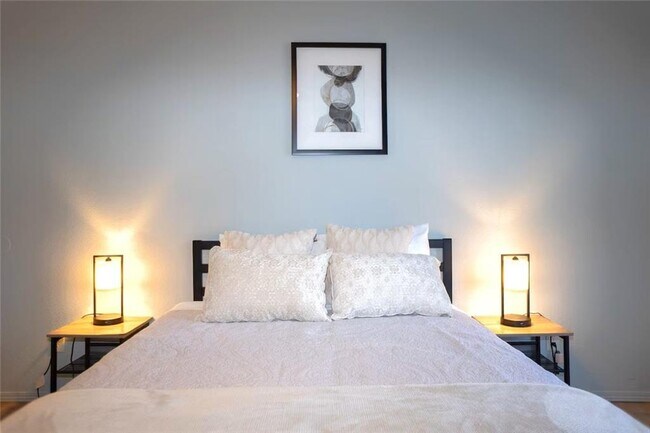 Building Photo - 502 SE B St