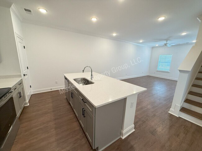 Building Photo - 3BR/3.5BA South Grove For Rent