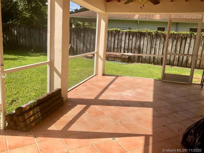 Building Photo - 5760 SW 51st St