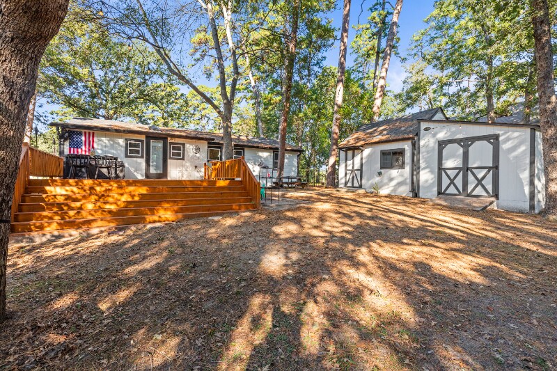 Building Photo - 319 Hideaway Lane Central