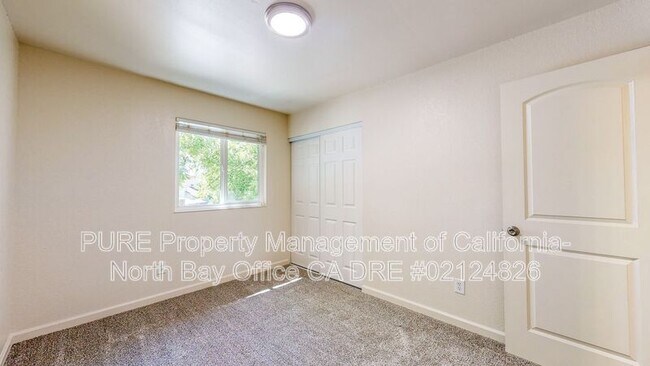 Building Photo - 360 Manka Cir