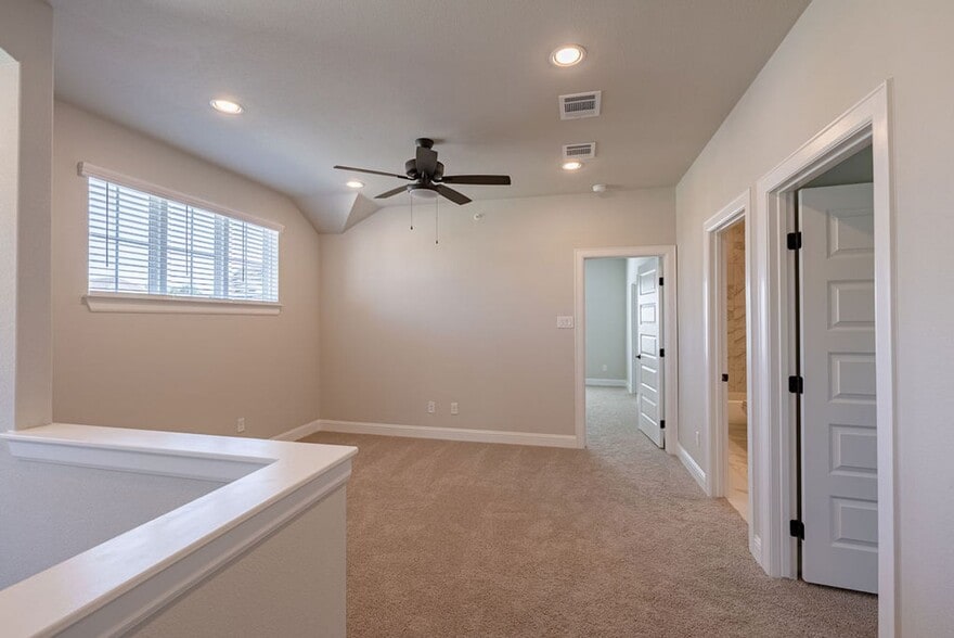 Building Photo - 600 C-Bar Ranch Trl