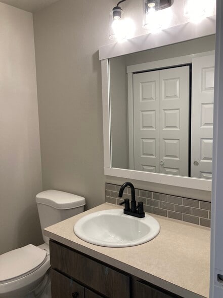 Building Photo - 620 27th Ave SE