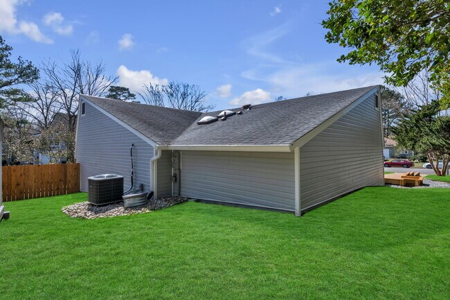 Building Photo - 6 Sundance Pl