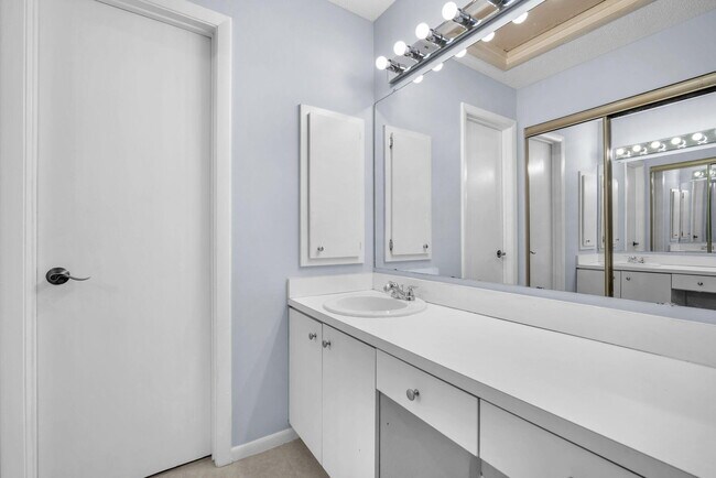 Building Photo - 12970 Dartford Trail