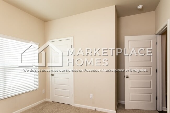 Building Photo - 3098 White Gate Lp
