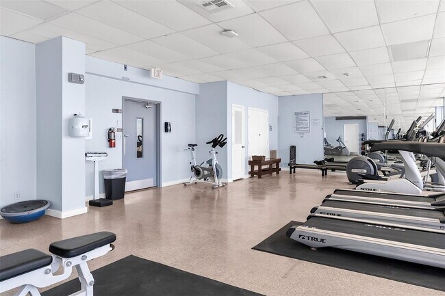 Building Photo - 4020 Galt Ocean Dr