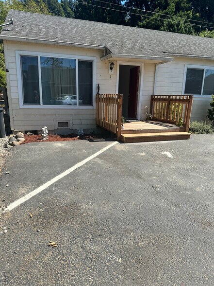 Building Photo - 755 NW 5th St