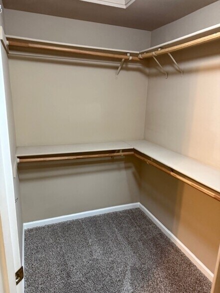 Building Photo - 2440 Julliard Cir