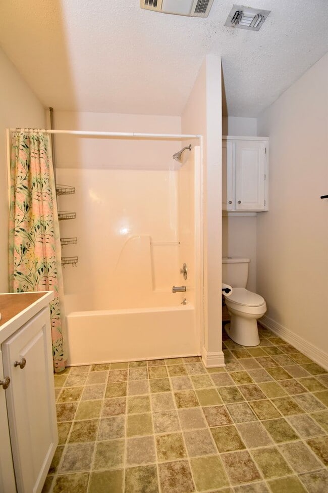 Building Photo - 3 Bed, 2 Bath Home in Ruston