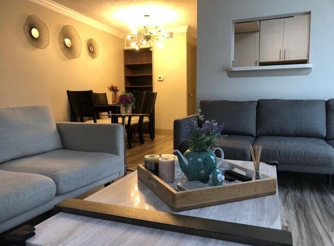 Building Photo - 6402 Del Monte Dr