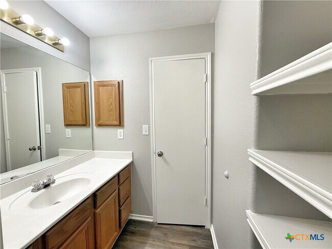 Building Photo - 2774 FM1044