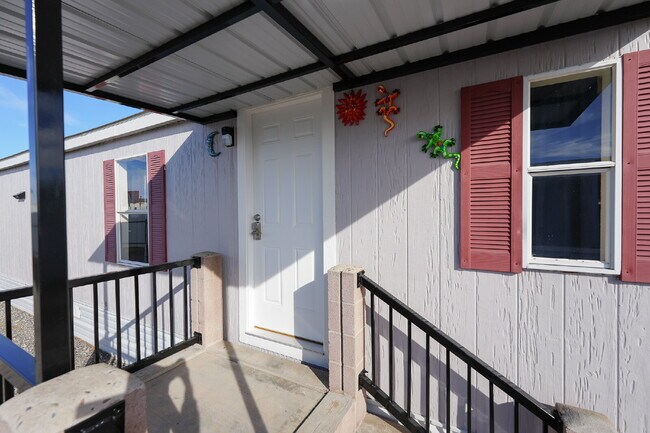 Building Photo - The Modern Southwest Nest | 2-Bedroom/2 Bath Home