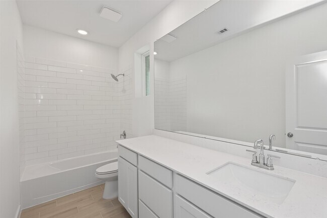 Building Photo - 13071 Pne Trace St