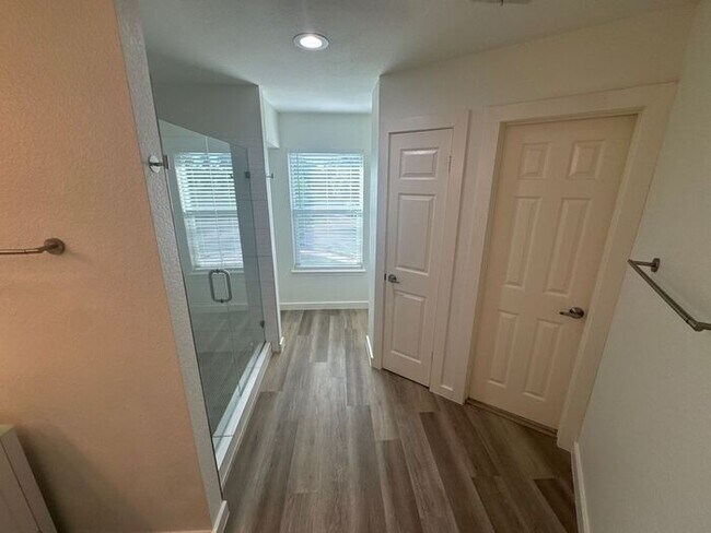 Building Photo - Beautiful Two-Story Leander Home with Dual...