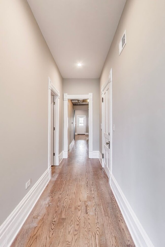 Building Photo - 1429 W. Grand(AKA 1117 Hoyne)