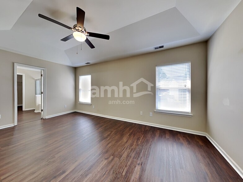 Building Photo - 105 Graduate Ln