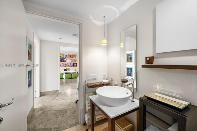 Building Photo - 450 Alton Rd