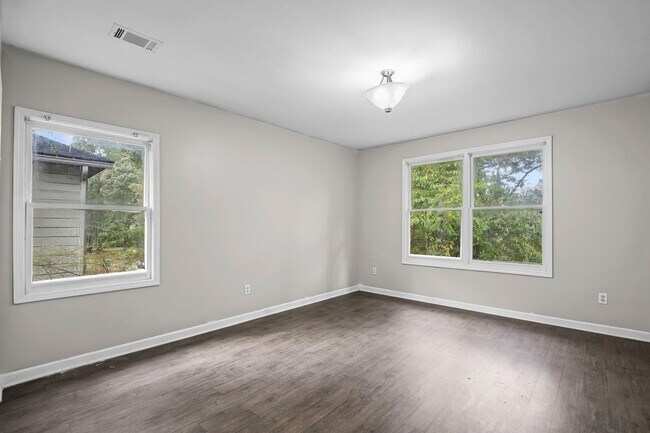 Building Photo - Upstairs Duplex Unit with 3 bedrooms and 2 baths.  Westside Atlanta, 30314