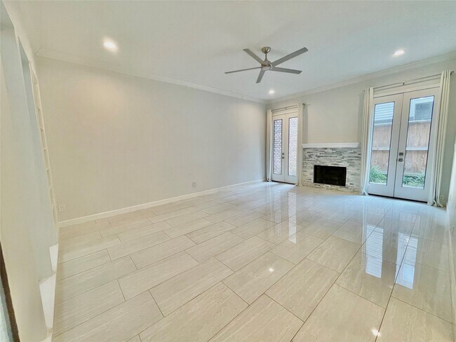 Building Photo - 6000 Sugar Hill Dr