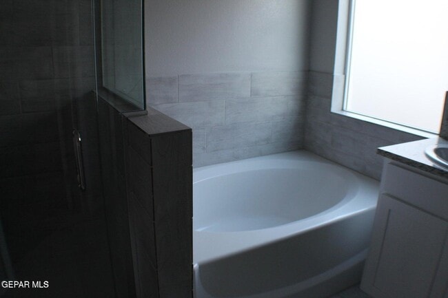 Building Photo - 1014 Rebeca Wy