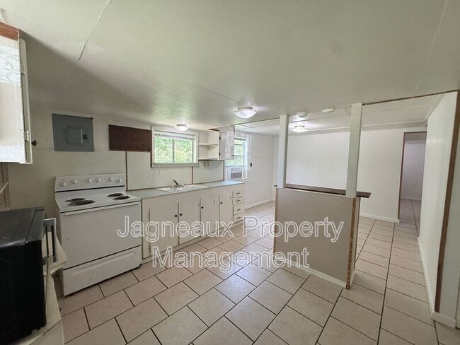 Building Photo - 106 Fontenot Rd
