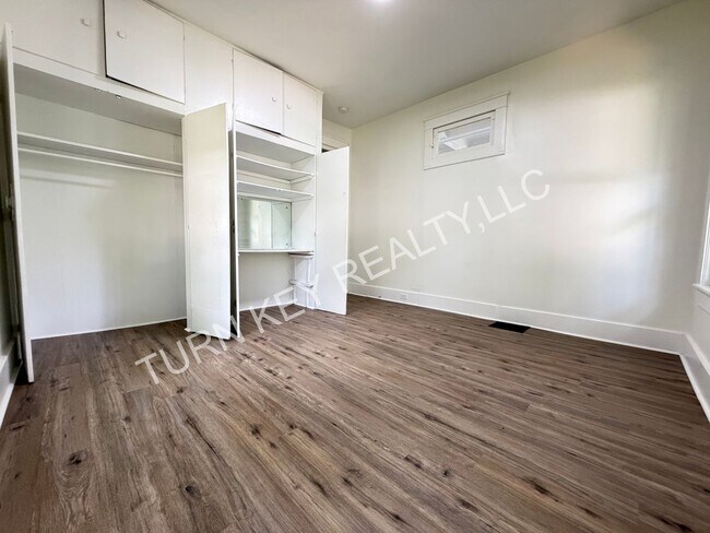 Building Photo - Home for rent in Birmingham