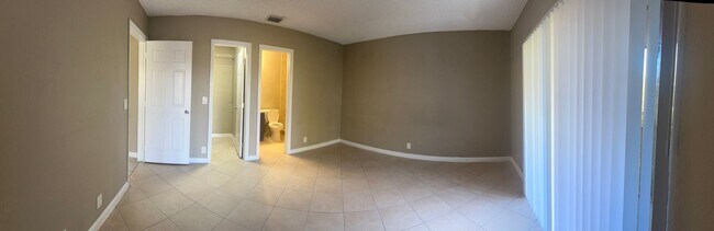 Building Photo - BEAUTIFUL 2/2 IN THE HEART OF CORAL SPRINGS