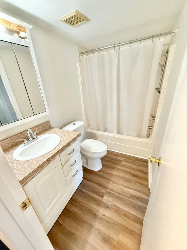 Building Photo - HURRY!!!***2 BED Condo/Downstairs unit/ W,S&T INCLUDED!!