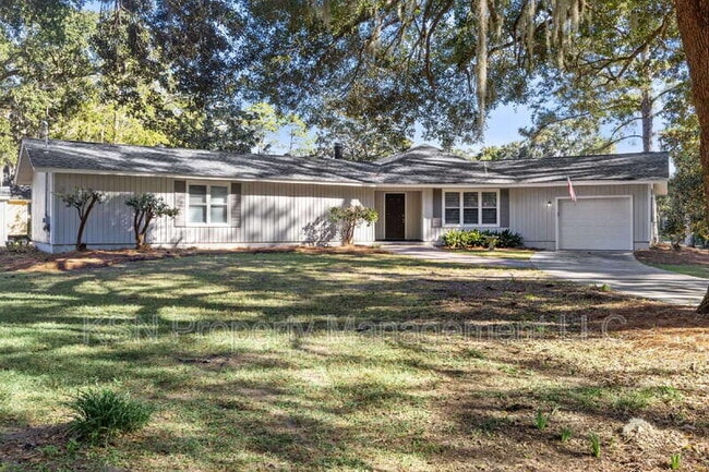 Building Photo - 286 Cushing Dr