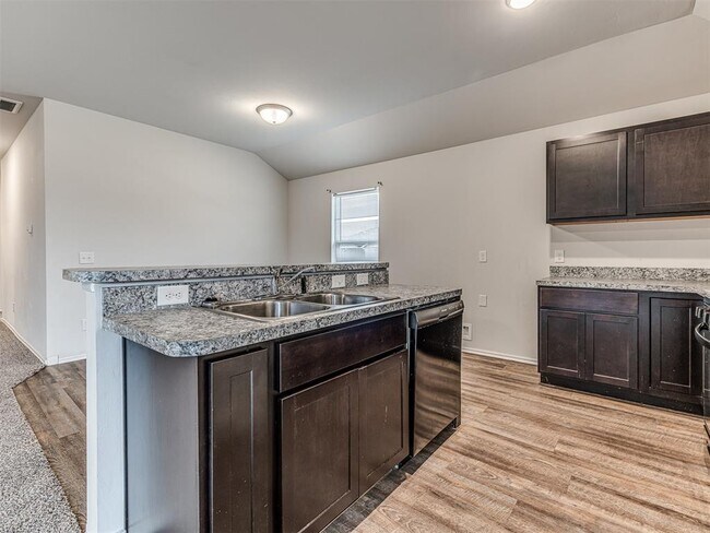Building Photo - 1125 S Appaloosa Ln