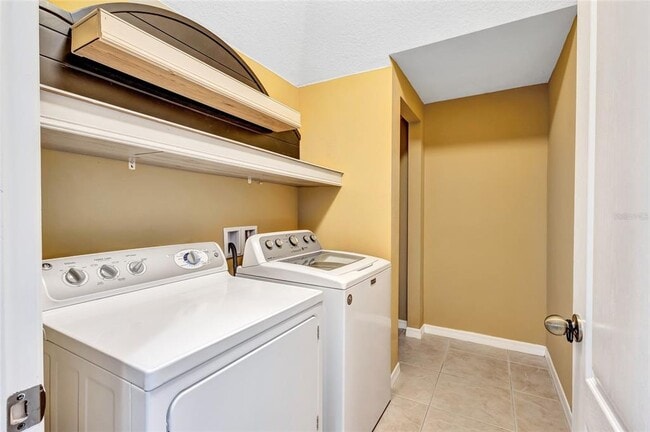 Building Photo - 5513 Kinglethill Dr